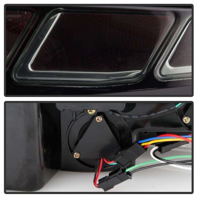 SPYDER 5085115 - SPY5085115 - Spyder 10-12 Ford Mustang Light Bar Seq Turn Signal LED Tail Lights - Smoke ALT-YD-FM10-LED-SM - Shipped in Europe - Tuningsupply.com