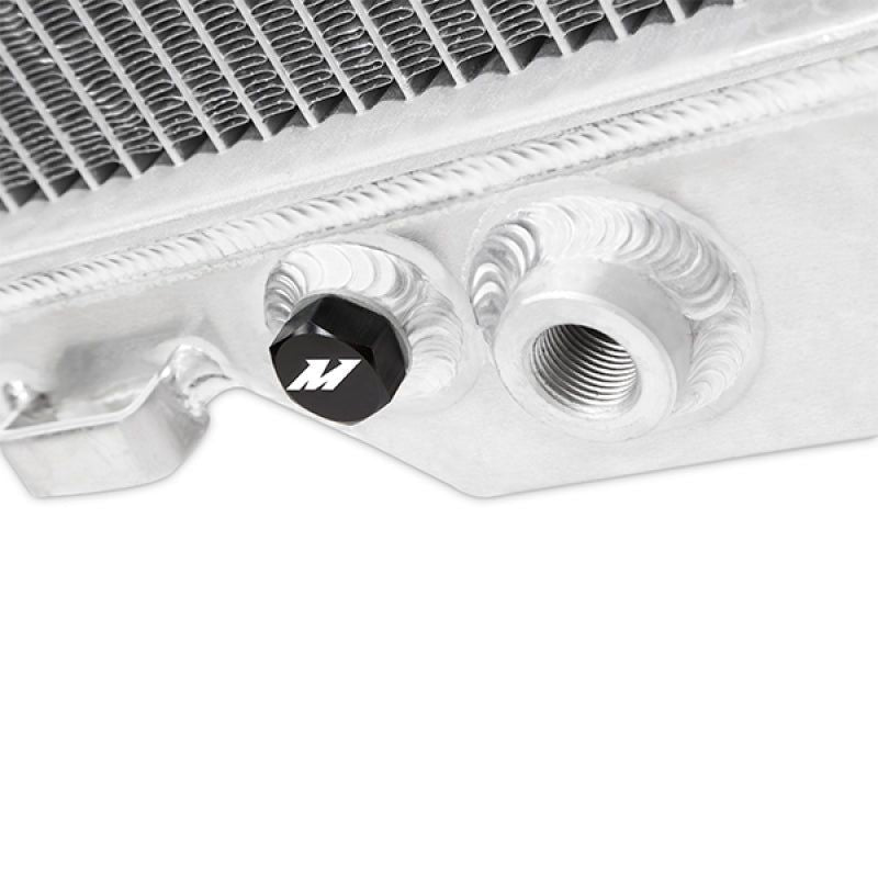 Mishimoto MMRAD-F2D-60 - MISMMRAD-F2D-60 - Mishimoto 03-07 Ford F250 w/ 6.0L Powerstroke Engine Aluminum Radiator - Shipped in Europe - Tuningsupply.com