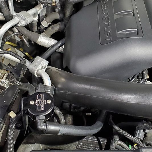 J&L 3047P-B - JLT3047P-B - J&L 2015-2017 Ford Expedition 3.5L EcoBoost Oil Separator 3.0 - Black Anodized - Shipped in Europe - Tuningsupply.com