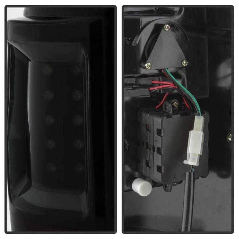 SPYDER 5084187 - SPY5084187 - Spyder Ford F150 04-08 Styleside Tail Light V2 - LED - Black Smoke ALT-YD-FF15004V2-LBLED-BSM - Shipped in Europe - Tuningsupply.com