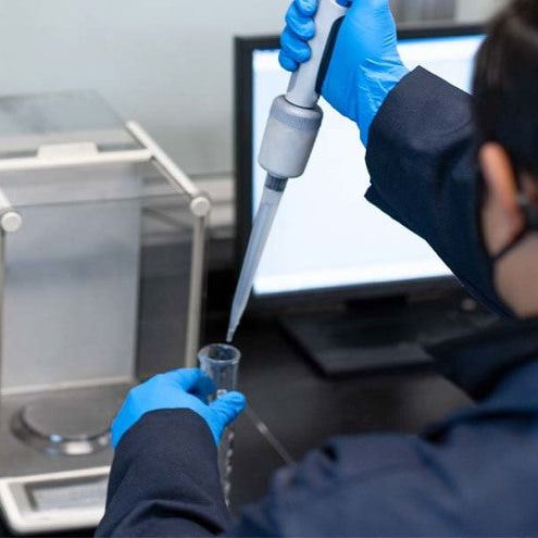 Magnaflow 51656 - MAG51656 - MagnaFlow Conv Univ 2.5in Inlet/Outlet Center/Center Round 3in Body L x 5in W x 8.75in Overall L - Shipped in Europe - Tuningsupply.com