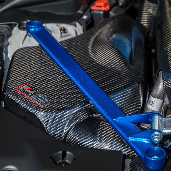 AWE Tuning 2660-15019 - AWE2660-15019 - AWE Tuning 2020+ Toyota GR Supra S-FLO Carbon Intake Lid - Shipped in Europe - Tuningsupply.com