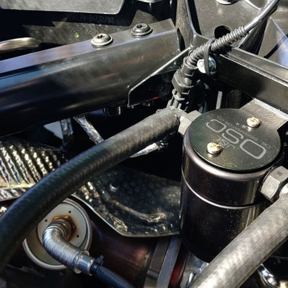 J&L 3088P-B - JLT3088P-B - J&L 20-25 Chevrolet Corvette 6.2L LT2 Targa Top Passenger Side Oil Separator 3.0 - Black Anodize - Shipped in Europe - Tuningsupply.com