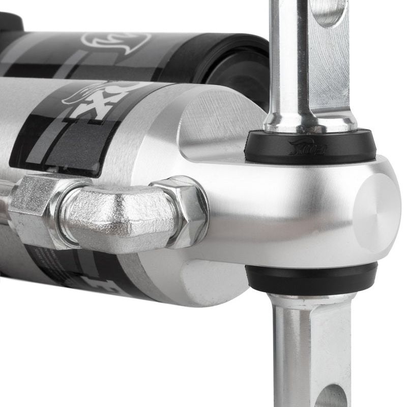 FOX 985-26-191 - FOX985-26-191 - Fox 2011+ Chevrolet HD 2.0 Perf Series 7.1in Smooth Body IFP Front Shock / 1.5-3.5in Lift / LSC Adj - Shipped in Europe - Tuningsupply.com