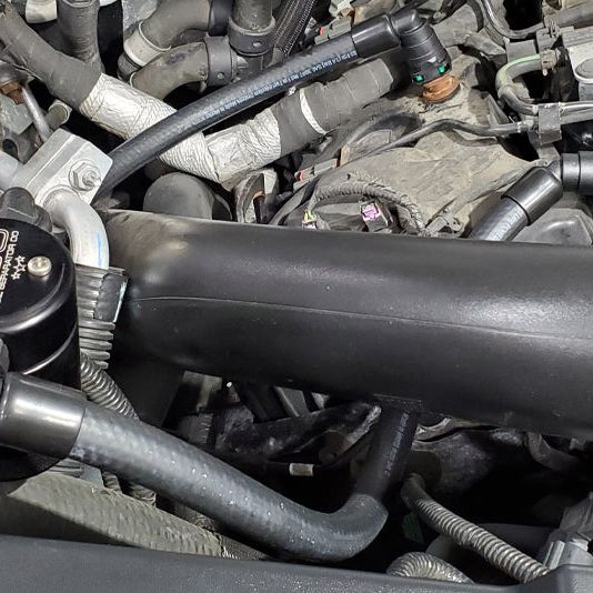 J&L 3047P-B - JLT3047P-B - J&L 2015-2017 Ford Expedition 3.5L EcoBoost Oil Separator 3.0 - Black Anodized - Shipped in Europe - Tuningsupply.com