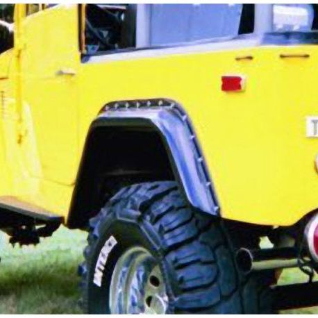 Bushwacker 30002-07 - BUS30002-07 - Bushwacker 65-84 Toyota Land Cruiser Cutout Style Flares 2pc - Black - Shipped in Europe - Tuningsupply.com