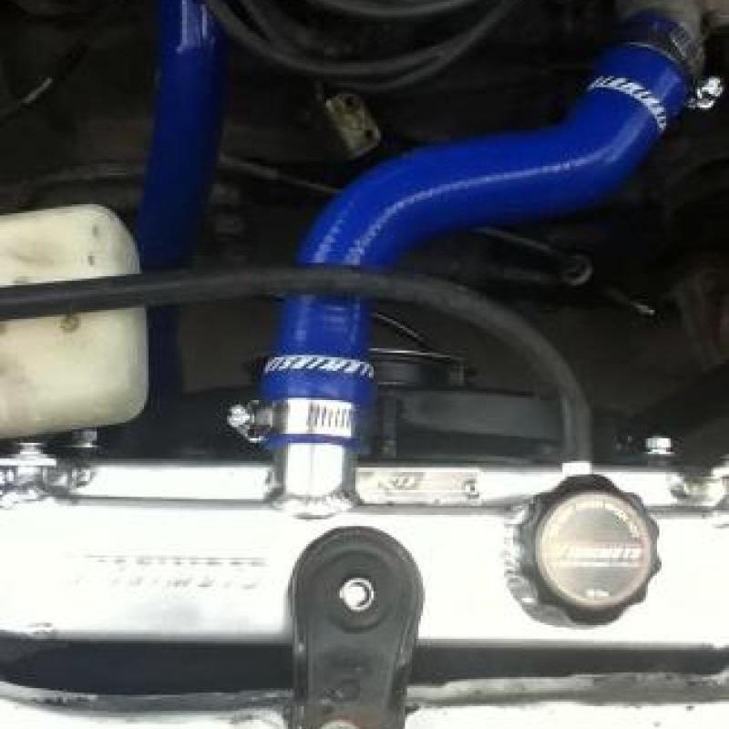 Mishimoto MMRAD-CIV-92 - MISMMRAD-CIV-92 - Mishimoto 92-00 Honda Civic / 93-97 Del Sol Manual Aluminum Radiator - Shipped in Europe - Tuningsupply.com