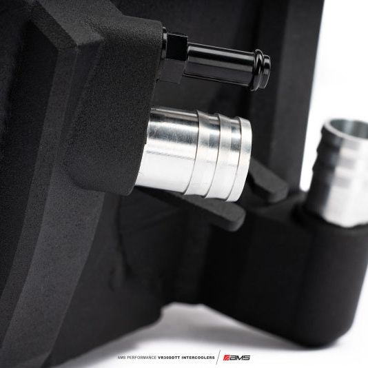 AMS AMS.47.09.0001-1 - AMSAMS.47.09.0001-1 - AMS Performance 2023+ Nissan Z VR30 Intercoolers - Shipped in Europe - Tuningsupply.com