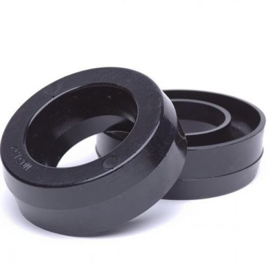 Daystar KG09101BK - DAYKG09101BK - Daystar 1999-2006 Chevy Silverado 1500 2WD - 2in Leveling Kit Front - Shipped in Europe - Tuningsupply.com