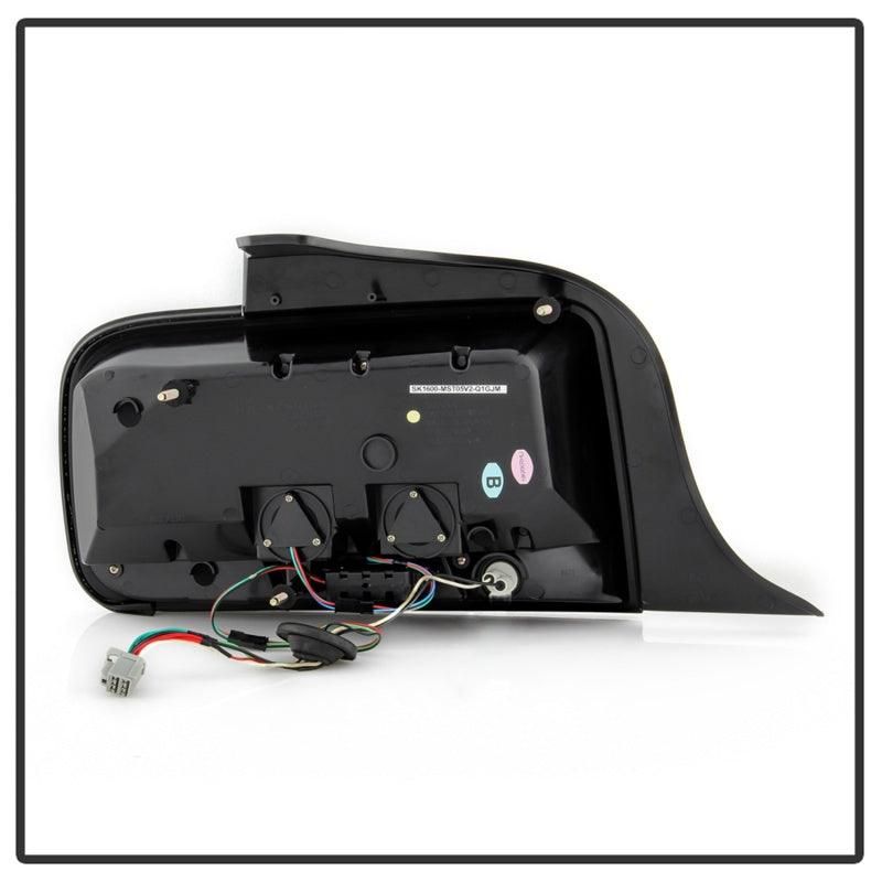 SPYDER 5086716 - SPY5086716 - Spyder 05-09 Ford Mustang (Red Light Bar) LED Tail Lights - Black ALT-YD-FM05V3-RBLED-BK - Shipped in Europe - Tuningsupply.com