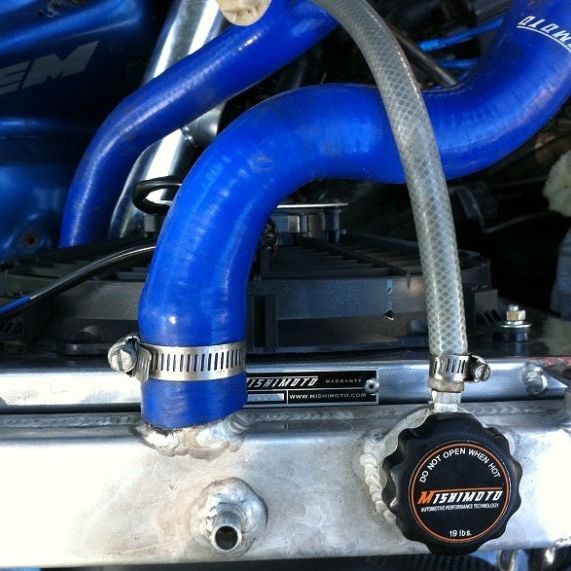 Mishimoto MMRAD-CIV-92 - MISMMRAD-CIV-92 - Mishimoto 92-00 Honda Civic / 93-97 Del Sol Manual Aluminum Radiator - Shipped in Europe - Tuningsupply.com