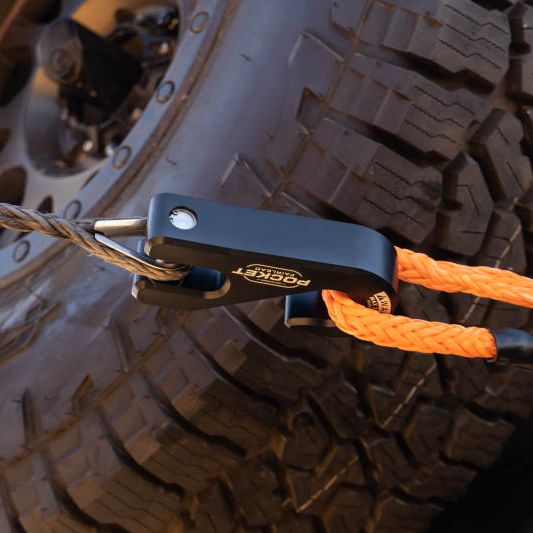 DV8 Offroad WBPF-01 - DVEWBPF-01 - DV8 Offroad Pocket Fairlead For Synthetic Rope Winches - Shipped in Europe - Tuningsupply.com