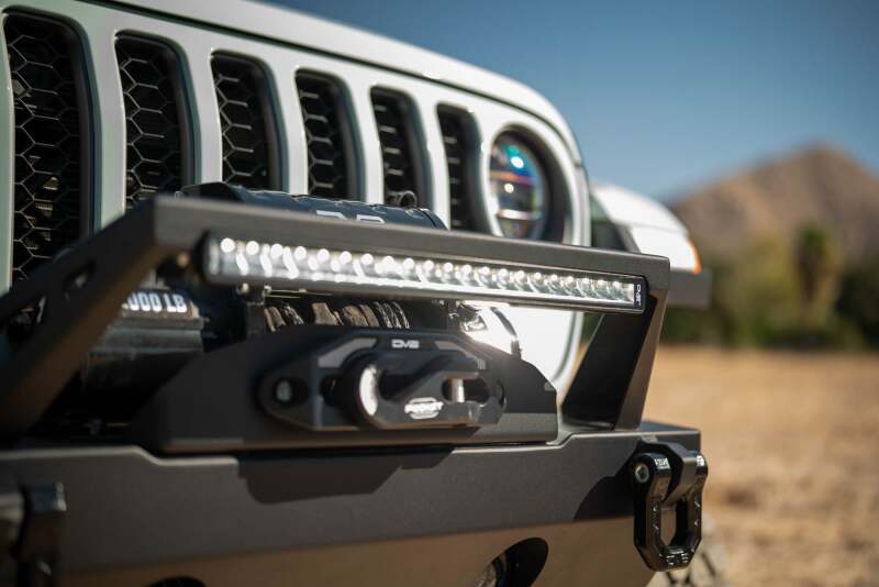 

DV8 Offroad BE20SW105W-H - DVEBE20SW105W-H - DV8 Offroad 20in Halo Elite Single Row Light Bar with Accent Light - White/Amber - Shipped in Europe - Tuningsupply.com
