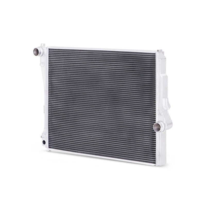 Mishimoto 99-06 BMW 323i/323i/328i/330i w/ Auto Transmission Performance Aluminum Radiator-tuningsupply.com