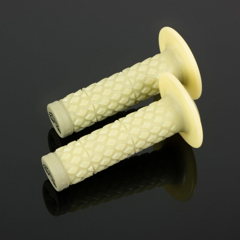 
    

Renthal G196 - RENG196 - Renthal MX Dual Compound Grips Tapered 1/2 Waffle - Aramid - Shipped in Europe - Tuningsupply.com

  