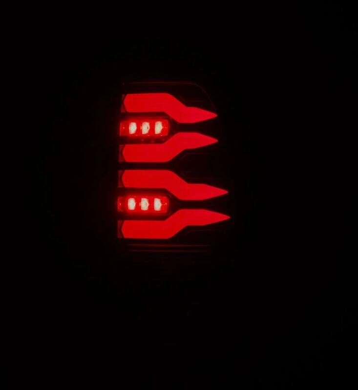 

AlphaRex 658003 - ARX658003 - AlphaRex 97-03 Ford F150 / 99-16 Ford F250/F350/F450/F550 LUXX-Series LED Tail Lights - Black/Red - Shipped in Europe - Tuningsupply.com
