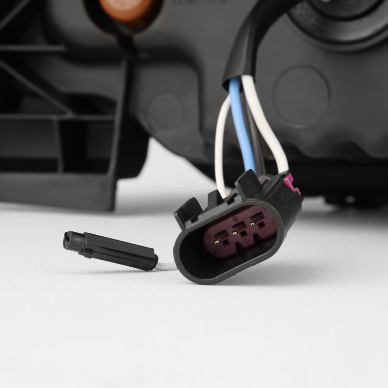 

AlphaRex 880323 - ARX880323 - AlphaRex 17-19 Ford F-250/350/450/550 Super Duty LUXX-Series LED Proj Headlights Blk w/SS & SBDRL - Shipped in Europe - Tuningsupply.com
