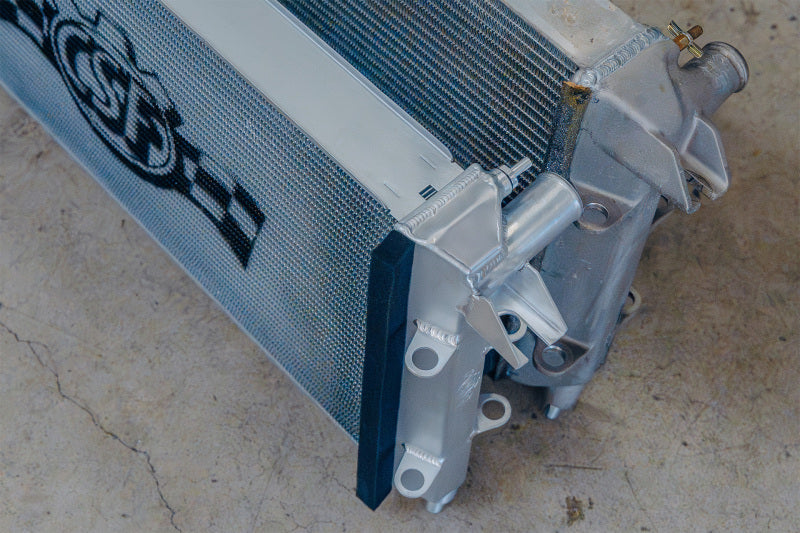 

CSF 7245 - CSF7245 - CSF 05-06 Ford GT High Performance All-Aluminum Radiator - Shipped in Europe - Tuningsupply.com
