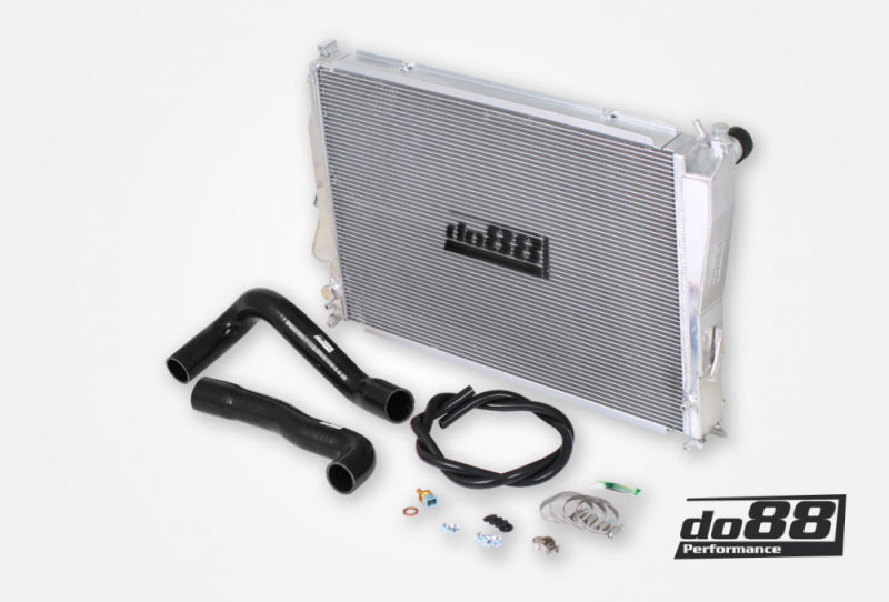 
    

do88 WC-310-S - DOBWC-310-S - do88 00-06 BMW M3 (E46) Aluminum Radiator w/Black Hoses - Shipped in Europe - Tuningsupply.com

  