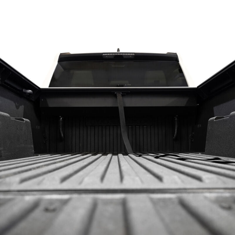 

Westin 19-62795 - WES19-62795 - Westin Manual Retractable Tonneau Cover 24-26 Toyota Tacoma 6ft Bed Black - Shipped in Europe - Tuningsupply.com
