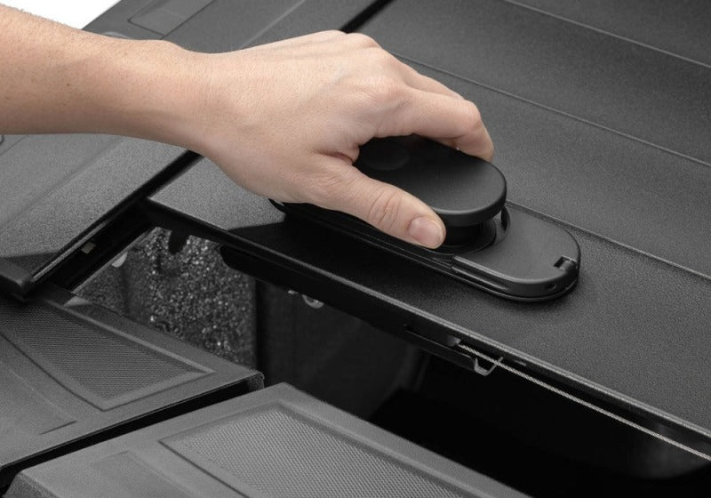 

Retrax 80492 - RTX80492 - Retrax 22-26 GMC Hummer EV 5ft Bed RetraxPRO MX - Shipped in Europe - Tuningsupply.com
