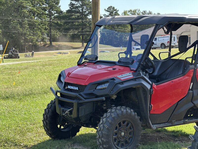 

Seizmik 50-50495kit - SZM50-50495KIT - Seizmik 16-23 Honda Pioneer 1000/ 5 Windshield Vented AR2 - Shipped in Europe - Tuningsupply.com
