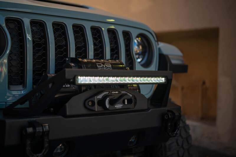 

DV8 Offroad BE20SW105W-H - DVEBE20SW105W-H - DV8 Offroad 20in Halo Elite Single Row Light Bar with Accent Light - White/Amber - Shipped in Europe - Tuningsupply.com
