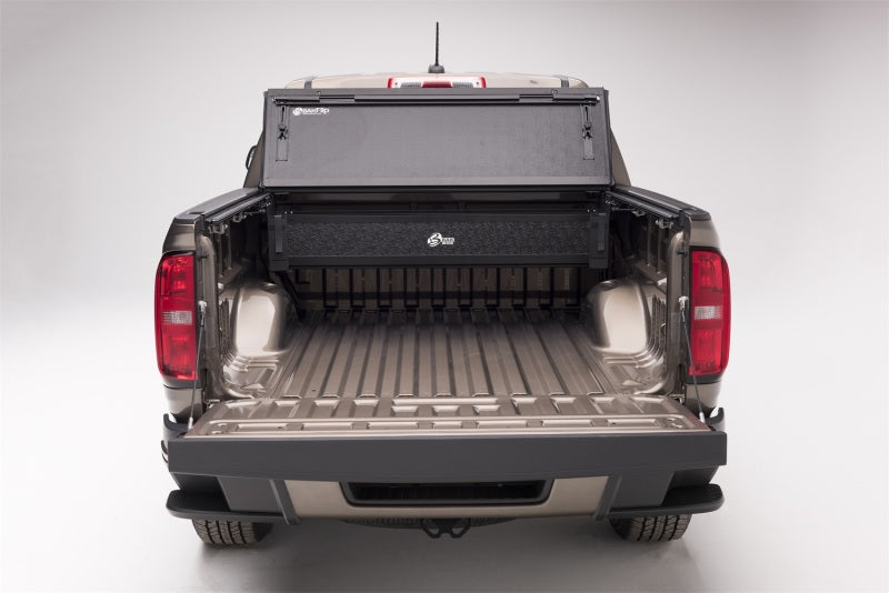 

BAK  - BAK226701 - BAK 2020 Jeep Gladiator 5ft Bed BAKFlip G2 - Shipped in Europe - Tuningsupply.com

