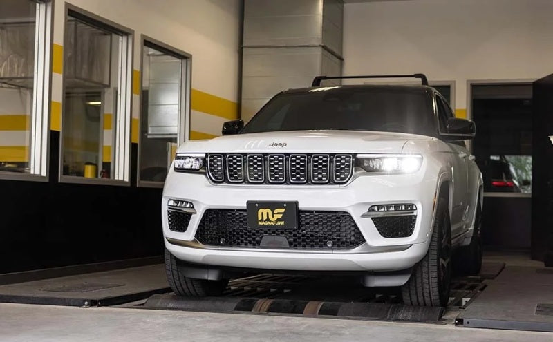 

Magnaflow 19606 - MAG19606 - MagnaFlow 22-23 Jeep Grand Cherokee NEO Series Cat-Back Exhaust - Shipped in Europe - Tuningsupply.com
