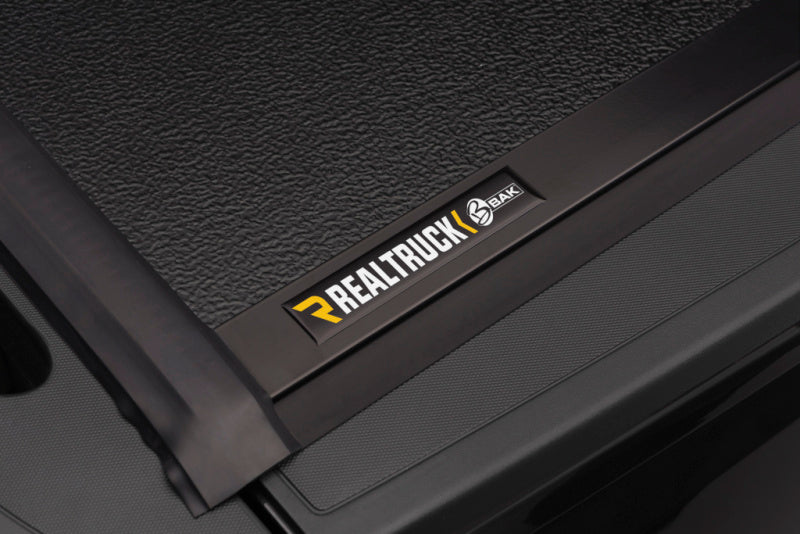 

BAK  - BAK226121 - BAK 14-18 Chevy Silverado 1500 / 15-20 Chevy Silverado 2500/3500 6ft 6in Bed BAKFlip G2 - Shipped in Europe - Tuningsupply.com
