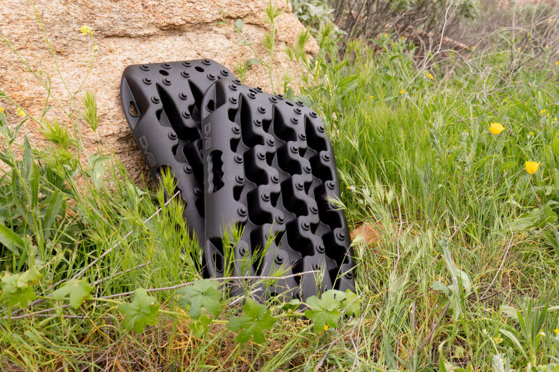 

DV8 Offroad RTB2-02BK - DVERTB2-02BK - DV8 Offroad DV8 Xtract Mini Traction Board | Pair | Black - Shipped in Europe - Tuningsupply.com
