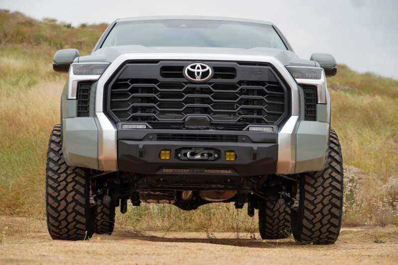 

DV8 Offroad FBTT2-05 - DVEFBTT2-05 - DV8 - 2022 Toyota Tundra Centric Series Front Bumper - Shipped in Europe - Tuningsupply.com
