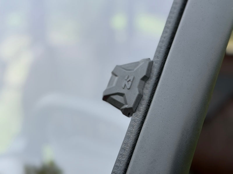 

Seizmik  - SZM50-553331KIT - Seizmik 25+ CFMOTO U10/ 10 XL Pro Toolless Windshield - Hardcoated - Shipped in Europe - Tuningsupply.com
