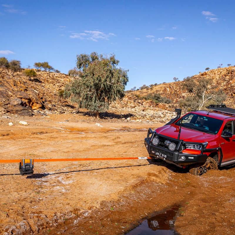 ARB Weekender Recovery Kit Incl 17600lb Recovery Strap/4.75T Shackles-tuningsupply.com