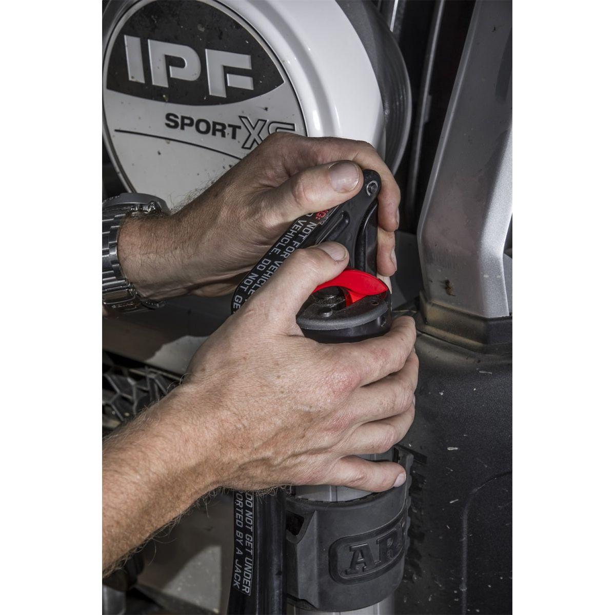 

ARB 1060001 - ARB1060001 - ARB Hydraulic Recovery Jack - Shipped in Europe - Tuningsupply.com
